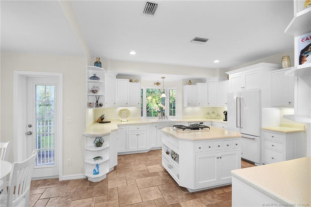 Stuart, Florida, 34996, United States, 3 Bedrooms Bedrooms, ,4 BathroomsBathrooms,Residential,Active,2006547