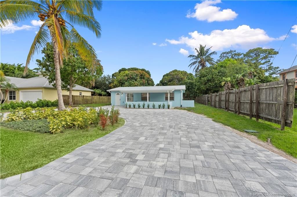 Photo of 5788 SE Wesley Avenue, Stuart, FL 34997 (MLS # M20050929)