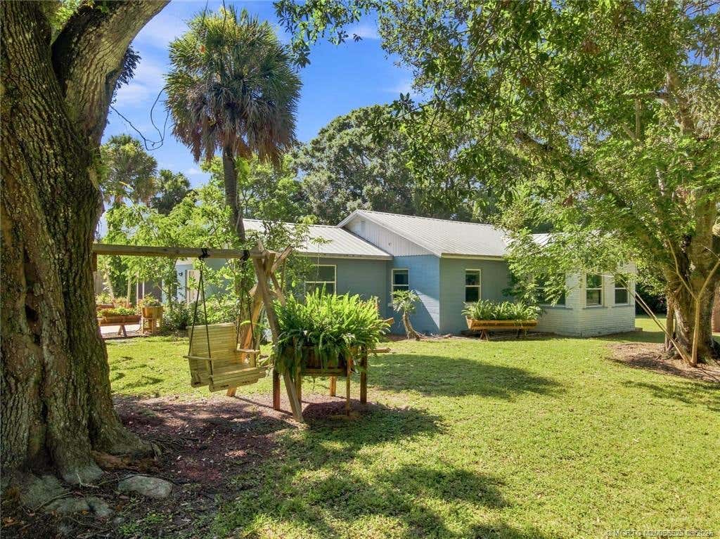Photo of 1895 39th Avenue, Vero Beach, FL 32960 (MLS # M20056523)