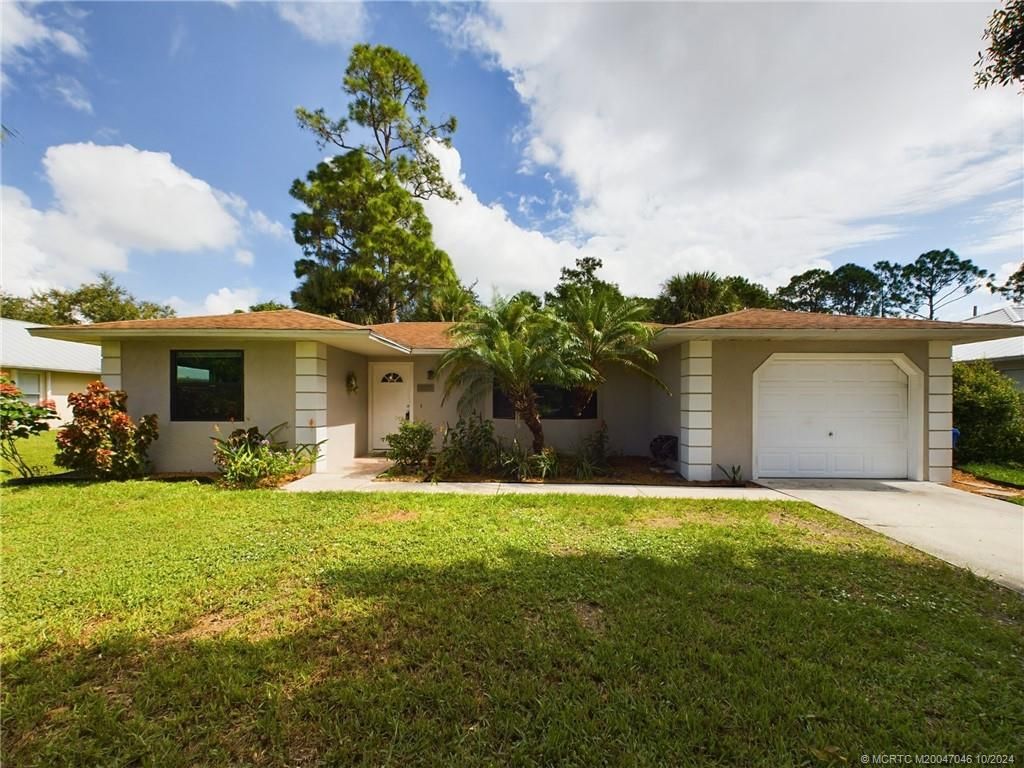 Photo of 1550 Damask Lane, Sebastian, FL 32958 (MLS # M20047046)