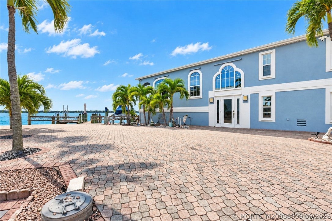 47 Nettles Boulevard