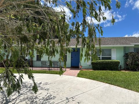 1010 SE Buttonwood Circle Stuart FL 34997