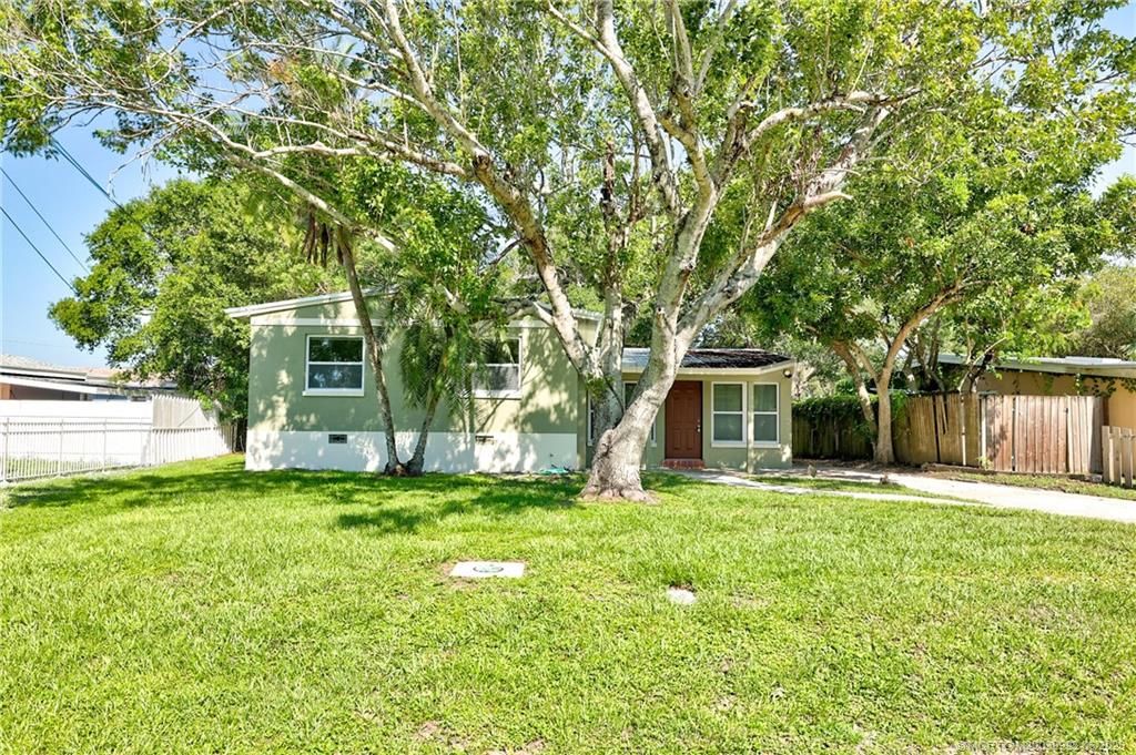 Photo of 1905 Sunrise Boulevard, Fort Pierce, FL 34950 (MLS # M20039992)