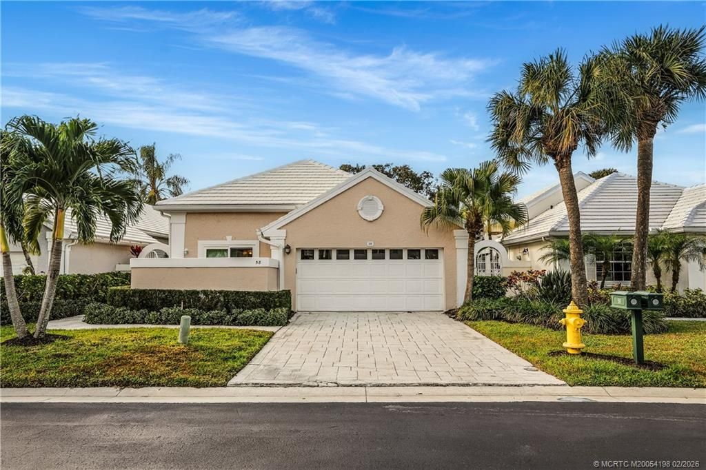 Photo of 58 Windsor Lane, Palm Beach Gardens, FL 33418 (MLS # M20054198)