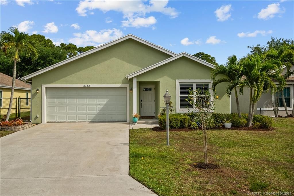 Photo of 2733 SW Regency Road, Stuart, FL 34997 (MLS # M20044348)