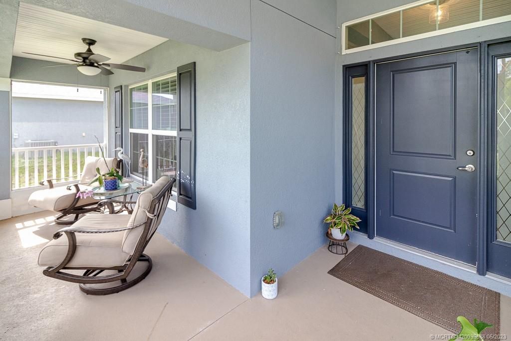 Photo of 412 SE Airview Avenue, Port Saint Lucie, FL 34984 (MLS # M20039588)