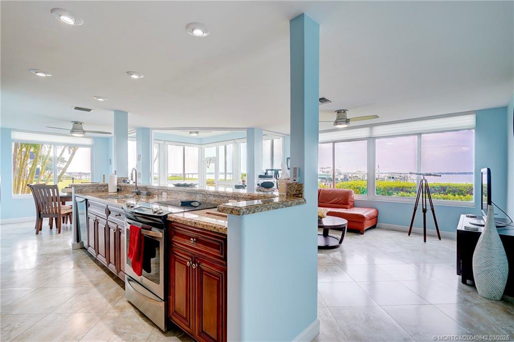 Stuart, Florida 34996, United States, 2 Bedrooms Bedrooms, ,2 BathroomsBathrooms,Residential,Coming Soon,96248