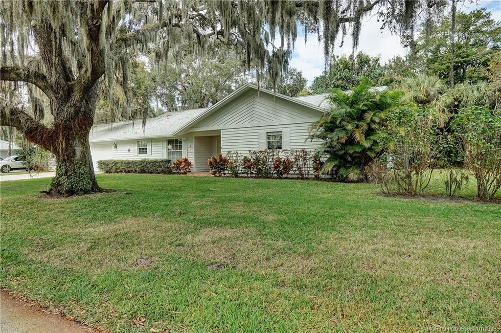 Photo of 4 Miramar Road, Stuart, FL 34996 (MLS # M20053663)