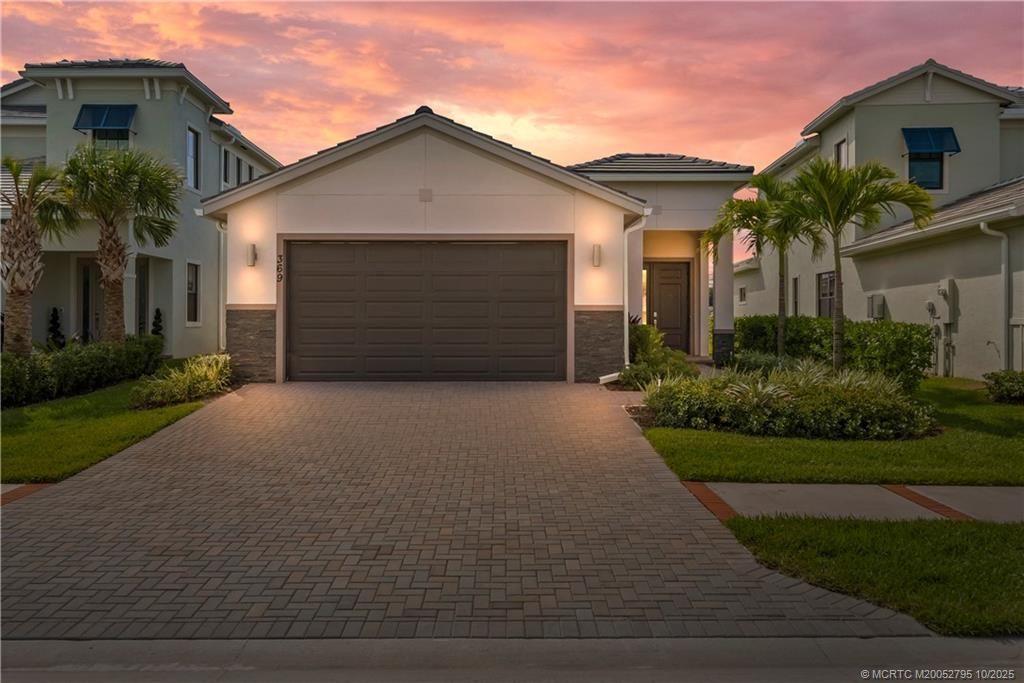 Photo of 369 SE Fascino Circle, Port Saint Lucie, FL 34984 (MLS # M20052795)