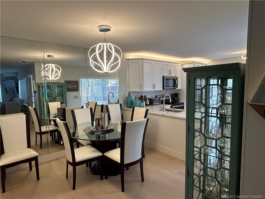 Palm City, Florida 34990, United States, 2 Bedrooms Bedrooms, ,3 BathroomsBathrooms,Residential,Active,137166