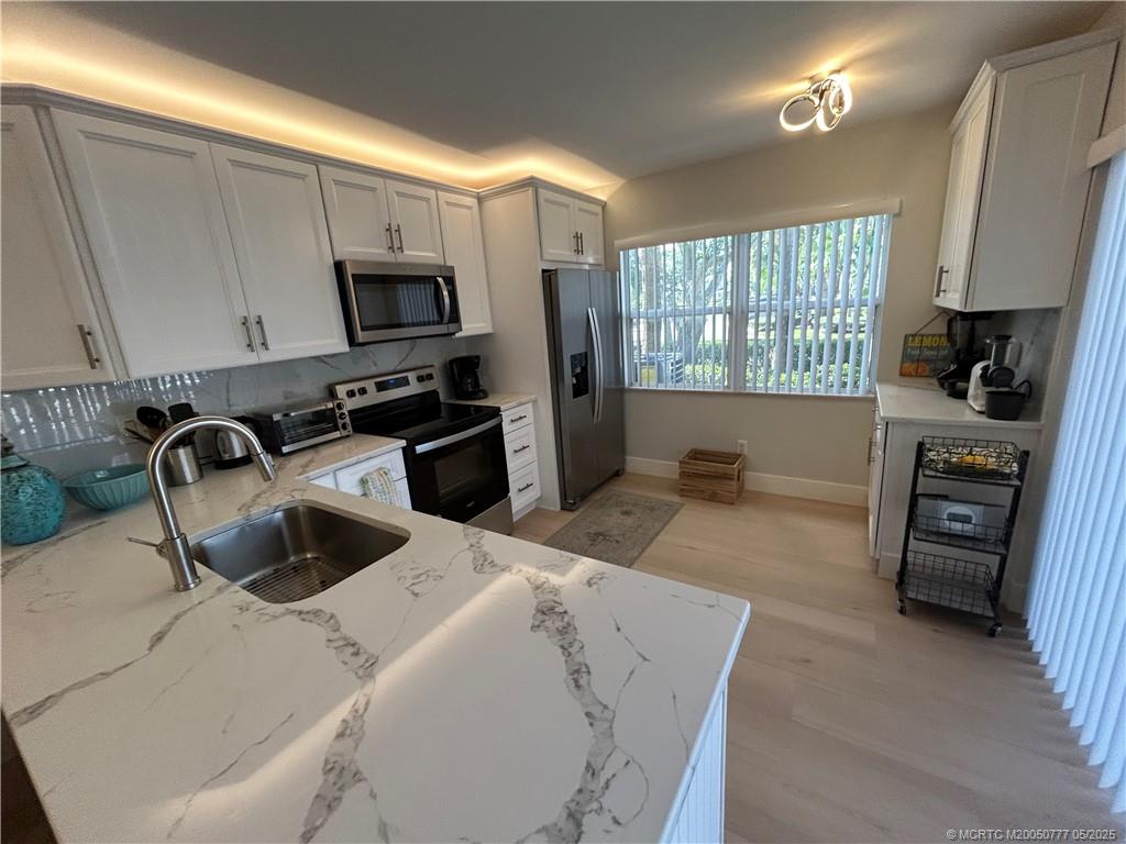 Palm City, Florida 34990, United States, 2 Bedrooms Bedrooms, ,3 BathroomsBathrooms,Residential,Active,137166