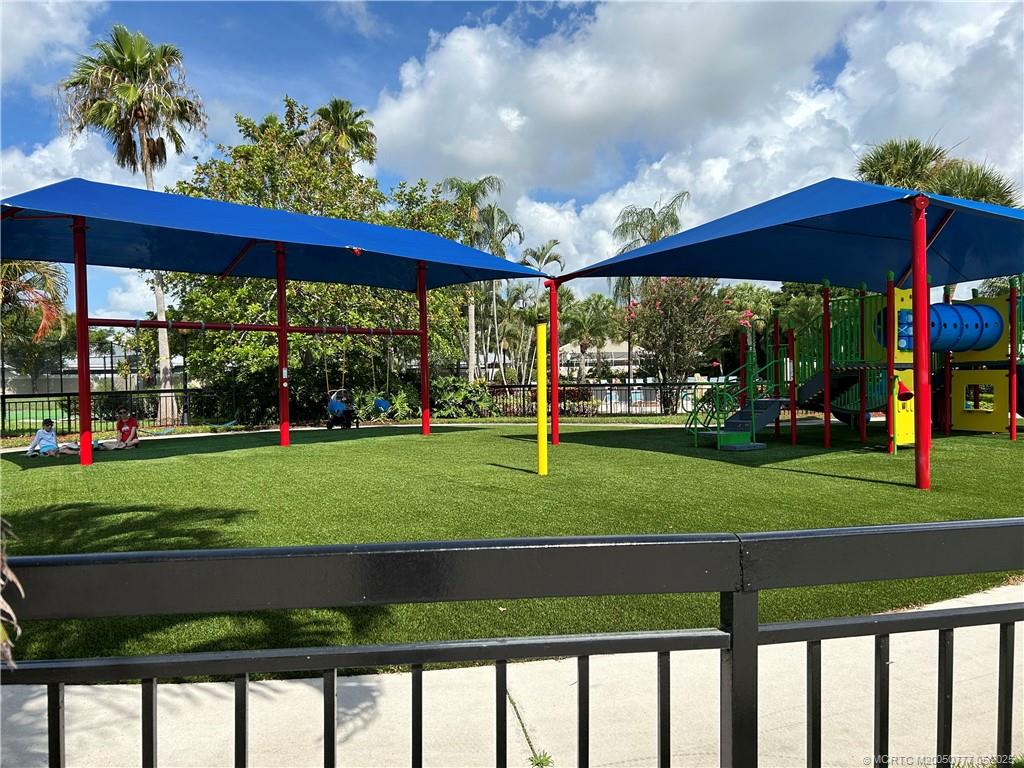Palm City, Florida 34990, United States, 2 Bedrooms Bedrooms, ,3 BathroomsBathrooms,Residential,Active,137166