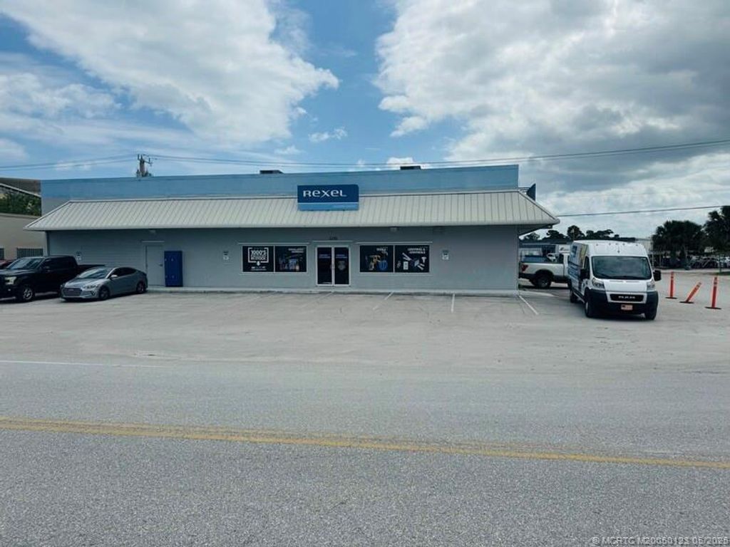 Photo of 1251 SE Dixie Cutoff Road, Stuart, FL 34994 (MLS # M20050123)