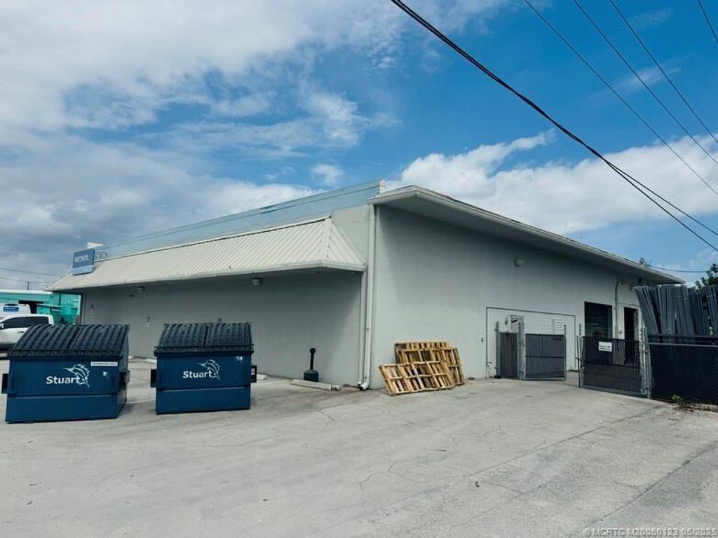 Photo of 1251 SE Dixie Cutoff Road, Stuart, FL 34994 (MLS # M20050123)