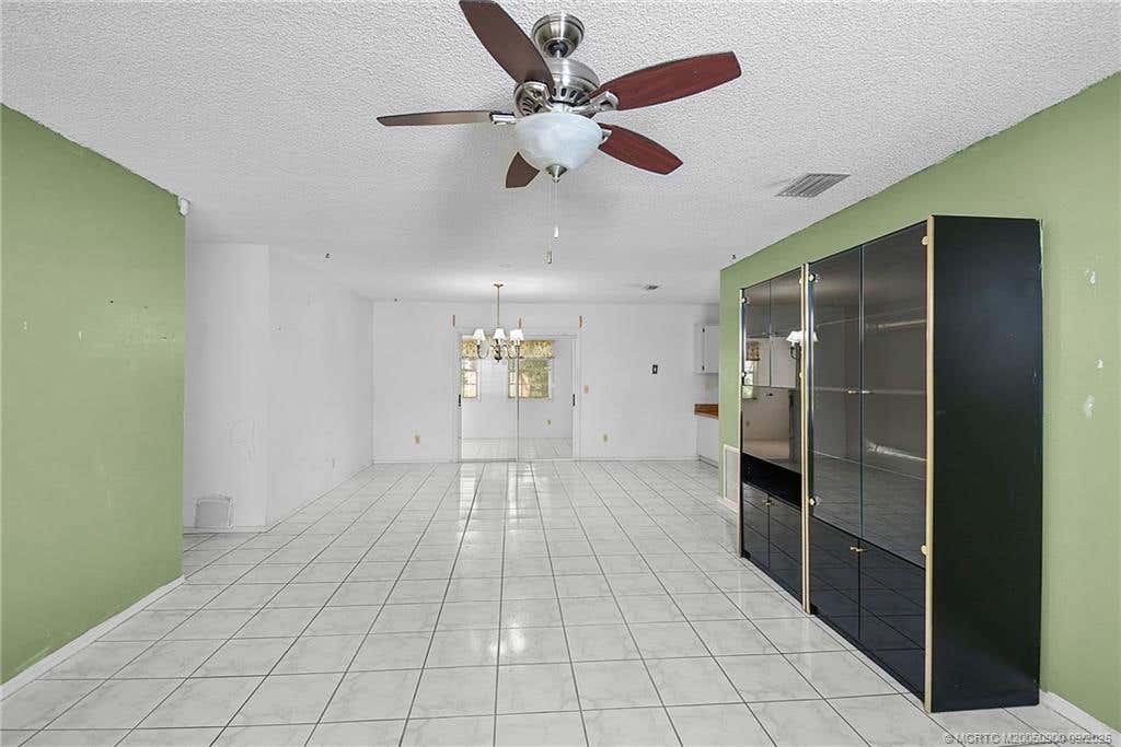 Photo of 2431 SE Robin Circle, Port Saint Lucie, FL 34952 (MLS # M20050900)