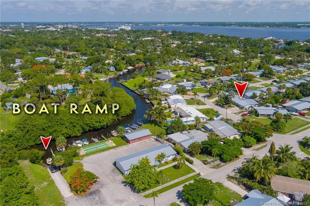 Photo of 441 SE Robalo Court, Stuart, FL 34996 (MLS # M20040057)