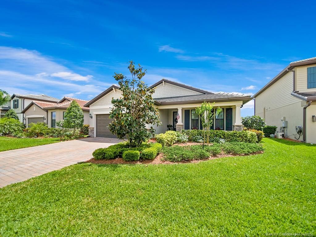 Photo of 720 SE Boboli Way, Port Saint Lucie, FL 34984 (MLS # M20044344)