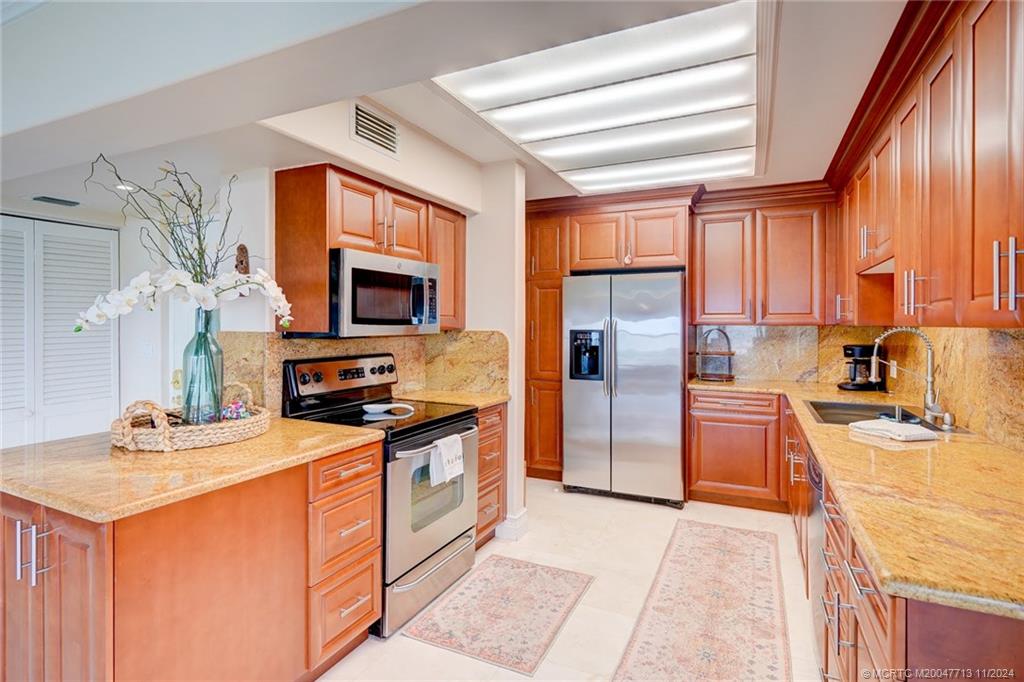 Stuart, Florida 34996, United States, 2 Bedrooms Bedrooms, ,2 BathroomsBathrooms,Residential,Active,31741