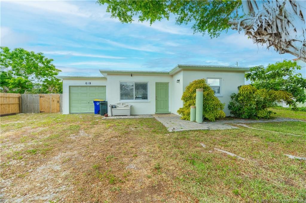 Photo of 1190 NW 15th Street, Stuart, FL 34994 (MLS # M20045422)