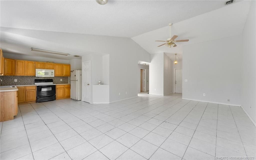 Photo of 3043 SE Banyan Street, Stuart, FL 34997 (MLS # M20039384)