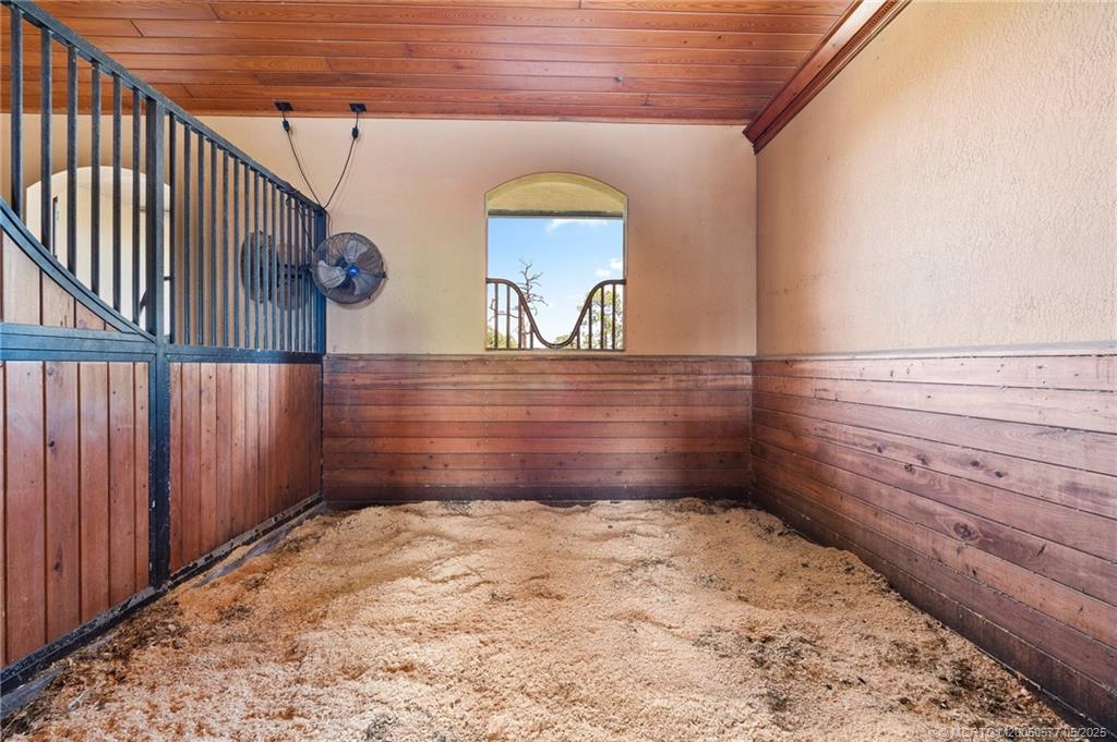 Stuart, Florida, 34997, United States, 2 Bedrooms Bedrooms, ,3 BathroomsBathrooms,Residential,Active,1839786