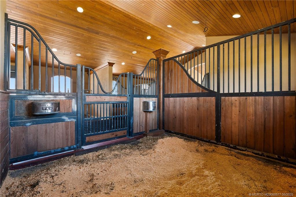 Stuart, Florida, 34997, United States, 2 Bedrooms Bedrooms, ,3 BathroomsBathrooms,Residential,Active,1839786