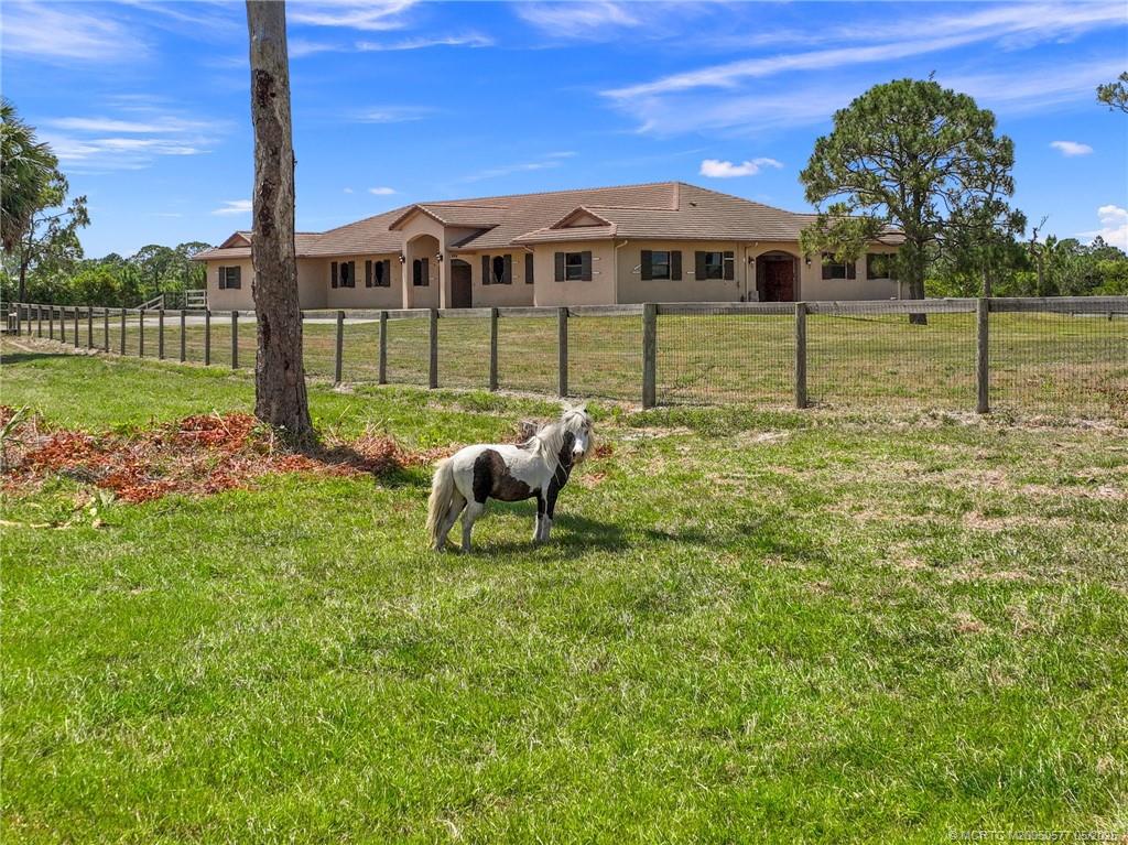 Stuart, Florida, 34997, United States, 2 Bedrooms Bedrooms, ,3 BathroomsBathrooms,Residential,Active,1839786