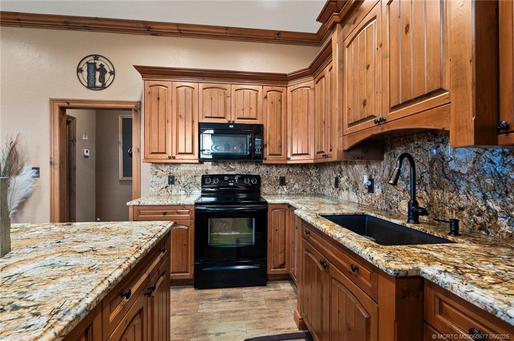 Stuart, Florida, 34997, United States, 2 Bedrooms Bedrooms, ,3 BathroomsBathrooms,Residential,Active,1839786