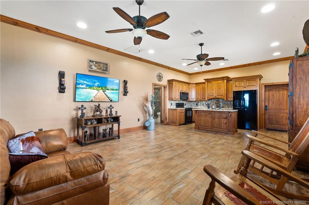 Stuart, Florida, 34997, United States, 2 Bedrooms Bedrooms, ,3 BathroomsBathrooms,Residential,Active,1839786