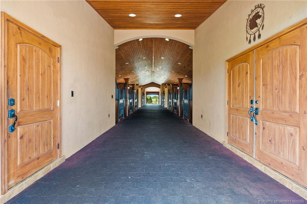 Stuart, Florida, 34997, United States, 2 Bedrooms Bedrooms, ,3 BathroomsBathrooms,Residential,Active,1839786