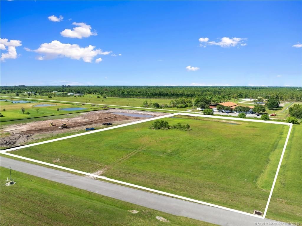 Photo of 2805 SW Stoneybrook Way, Palm City, FL 34990 (MLS # M20051238)