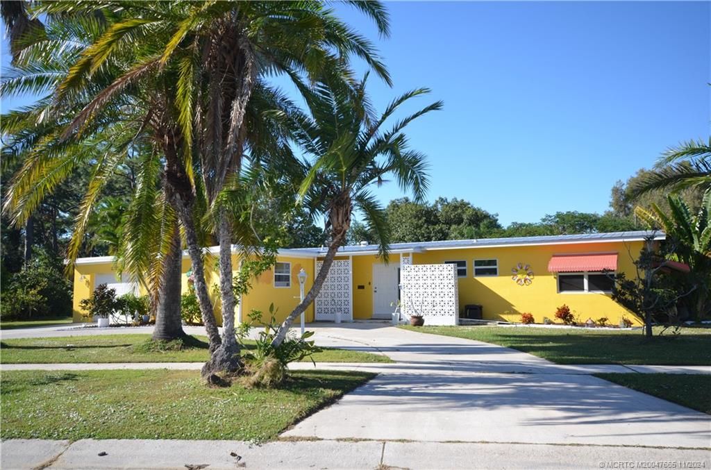 Photo of 2872 SE Merritt Terrace, Port Saint Lucie, FL 34952 (MLS # M20047665)