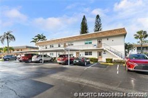 Condo For Rent - 2950 SE Ocean Boulevard #4-4<br/> Stuart, FL 34996