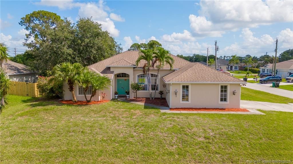 Photo of 1501 SW Kamchatka Avenue, Port Saint Lucie, FL 34953 (MLS # M20051050)