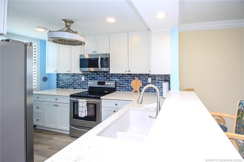 Jensen Beach, Florida 34957, United States, 2 Bedrooms Bedrooms, ,2 BathroomsBathrooms,Residential,Active,199013