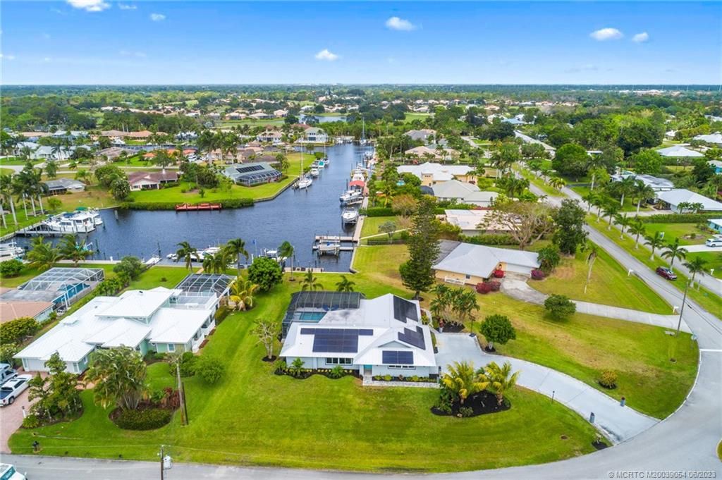 Photo of 2633 NW South Shore Road, Stuart, FL 34994 (MLS # M20039054)