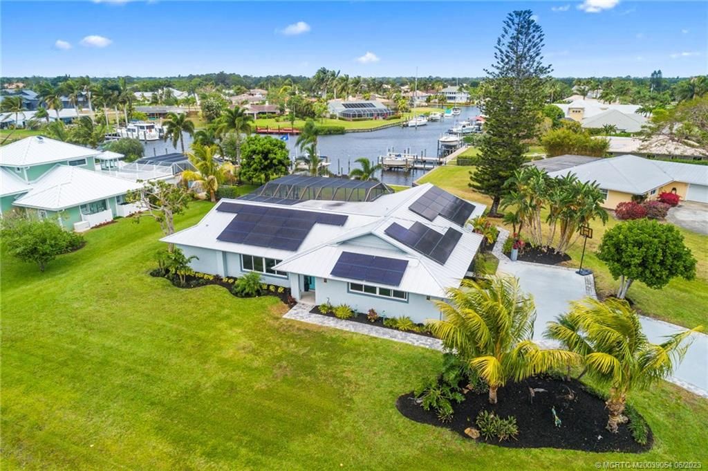 Photo of 2633 NW South Shore Road, Stuart, FL 34994 (MLS # M20039054)