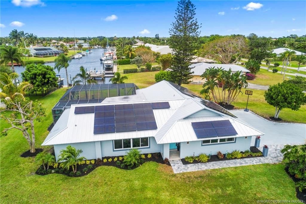 Photo of 2633 NW South Shore Road, Stuart, FL 34994 (MLS # M20039054)