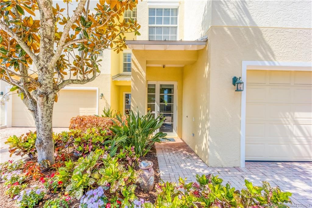 Photo of 328 SW Atlanta Avenue, Stuart, FL 34994 (MLS # M20038654)