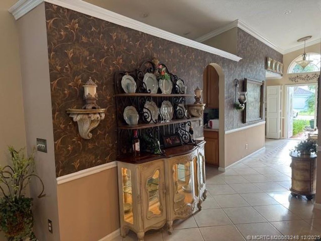 Photo of 6948 SE Twin Oaks Circle, Stuart, FL 34997 (MLS # M20053248)