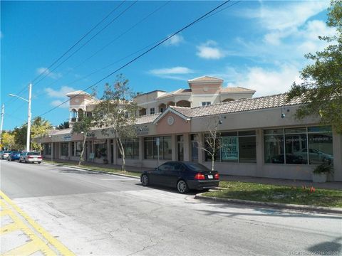 Photo of 38 SE Ocean Boulevard #38, Stuart, FL 34994 (MLS # M20052244)
