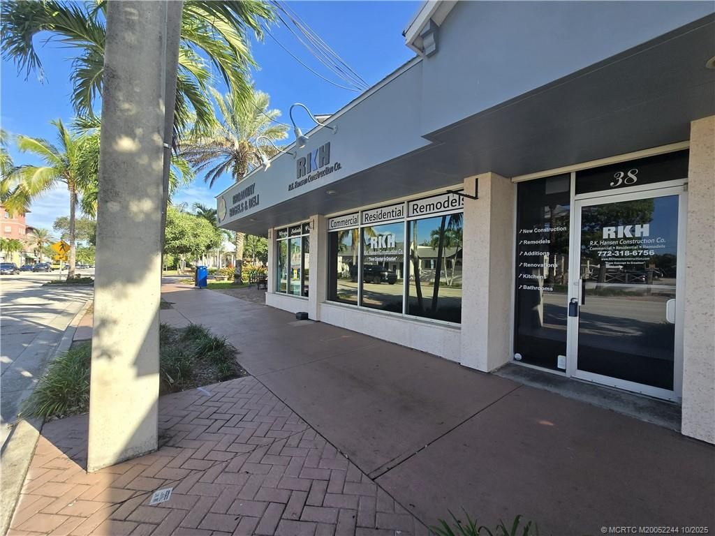 Photo of 38 SE Ocean Boulevard #38, Stuart, FL 34994 (MLS # M20052244)