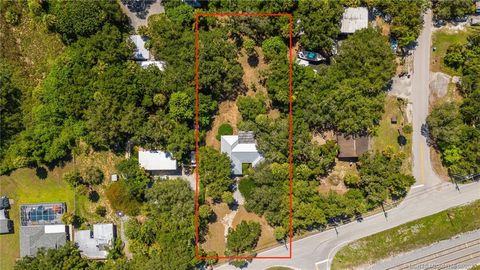 Photo of 4123 N Old Dixie Highway, Fort Pierce, FL 34946 (MLS # M20051755)
