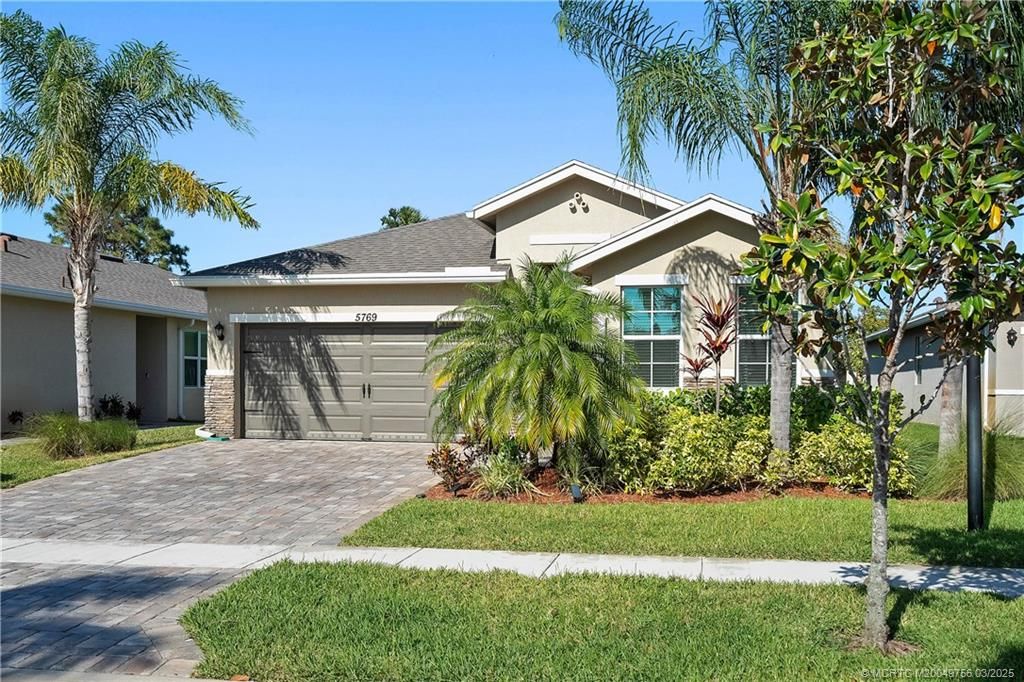 Photo of 5769 SE Pinehurst Trail, Hobe Sound, FL 33455 (MLS # M20049756)