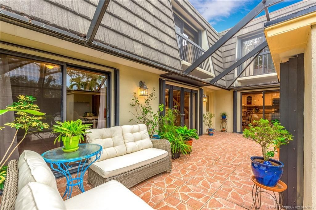 Photo of 228 2nd Terrace, Palm Beach Gardens, FL 33418 (MLS # M20037702)