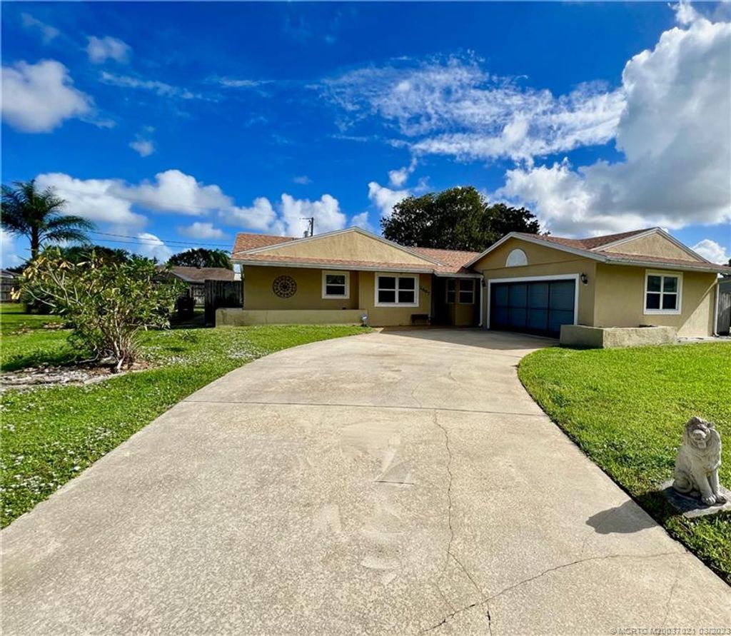 Photo of 2497 SE Addison Street, Port Saint Lucie, FL 34984 (MLS # M20037021)