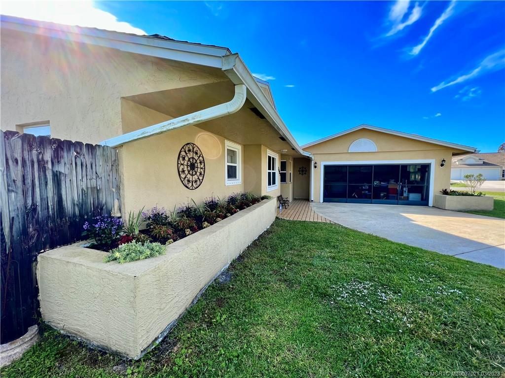 Photo of 2497 SE Addison Street, Port Saint Lucie, FL 34984 (MLS # M20037021)