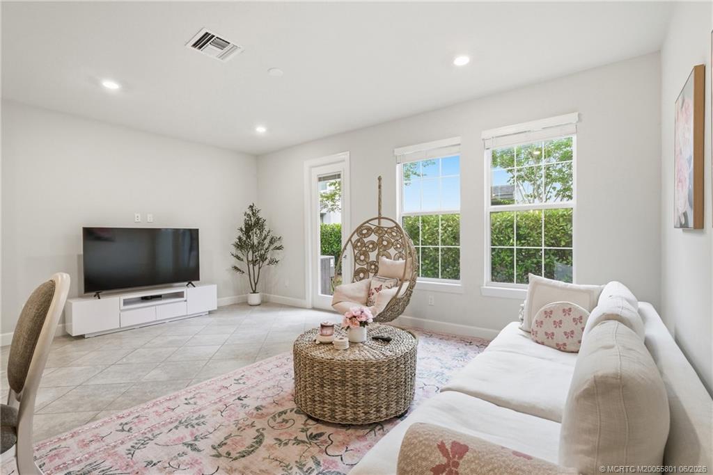 Sally Stetson, Stuart, FL Real Estate Associate - REMAX of Stuart