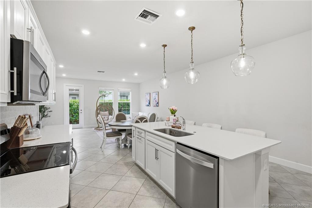 Sally Stetson, Stuart, FL Real Estate Associate - REMAX of Stuart