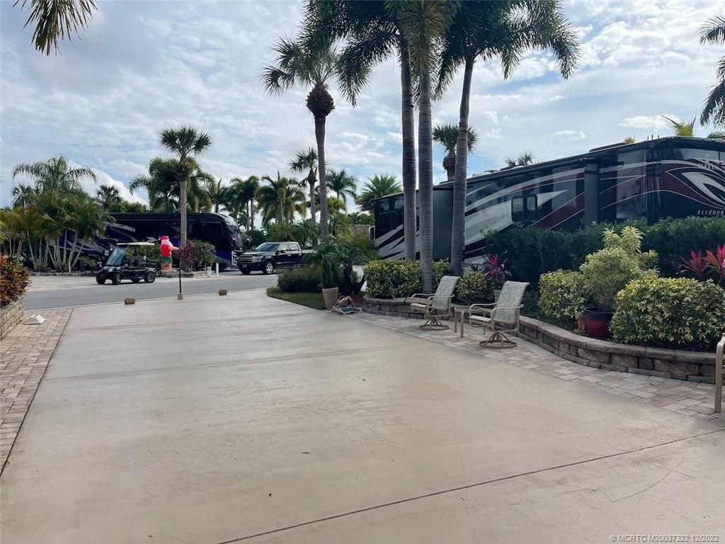 Photo of 370 NW Foursome Lane, Port Saint Lucie, FL 34986 (MLS # M20037322)